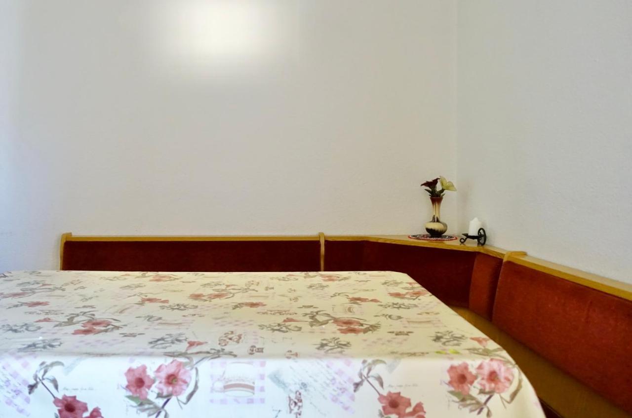 Ciasa Preroman App. Vista Castello Apartamento San Martino in Badia Exterior foto